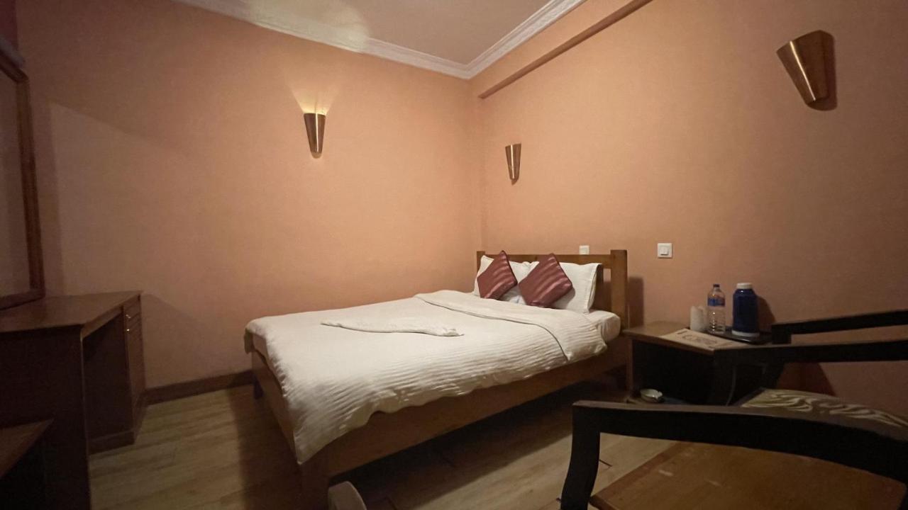 Hotel Valley View Inn Nagarkot Exteriör bild